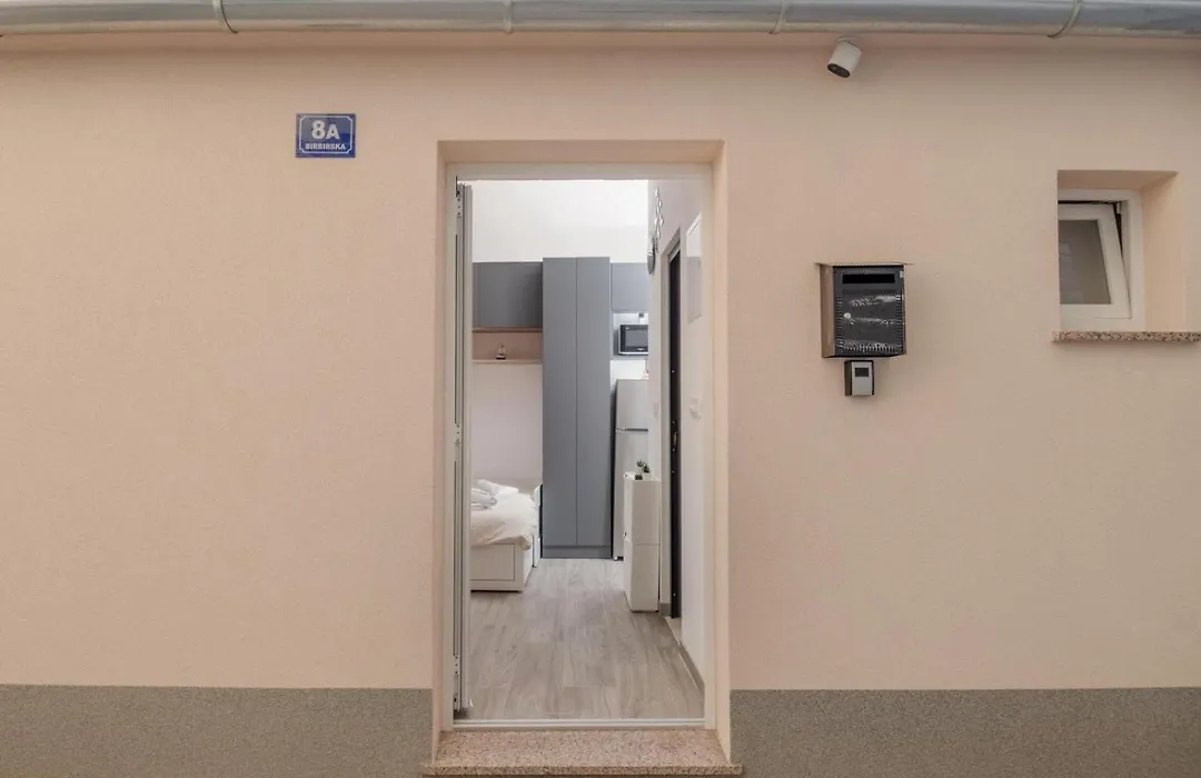 Studio Apartman Modesty-1