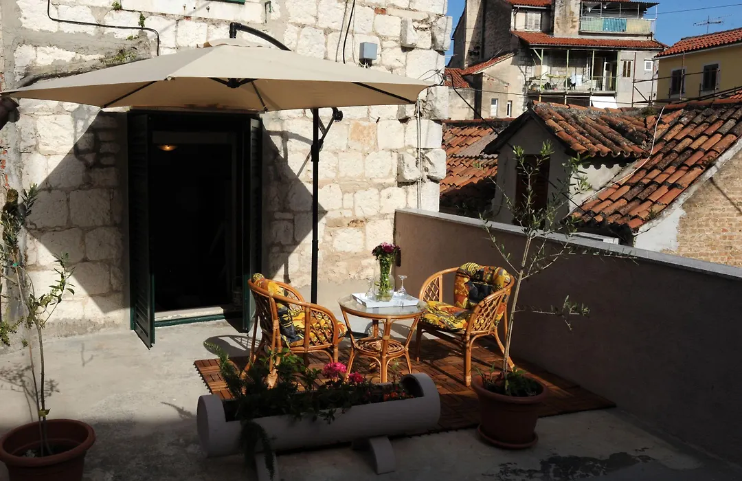 Rooms & Apartment Lasta-1