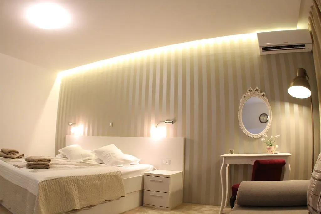 Studio Apartments Mirakul-1