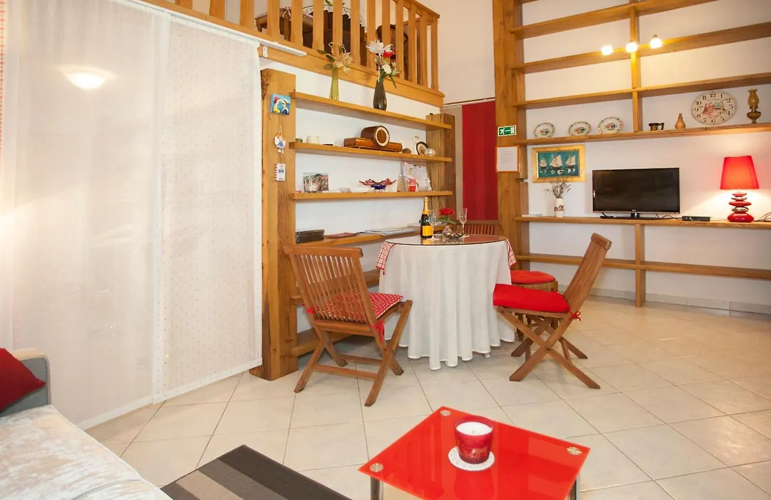 Kamenita Apartment-1