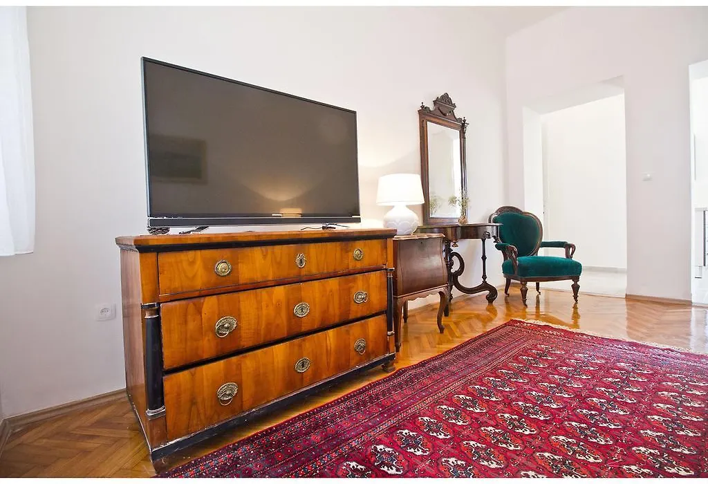 Apartment Grand-1