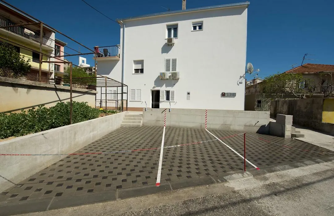 Apartments Bonus And Private Parking-1