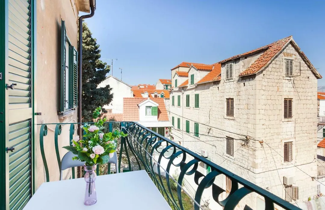 Cozy Apartment Lile In The Heart Of Old Town Split-1