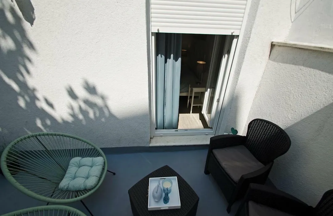 Cozy Coastal Apartment Gama-1