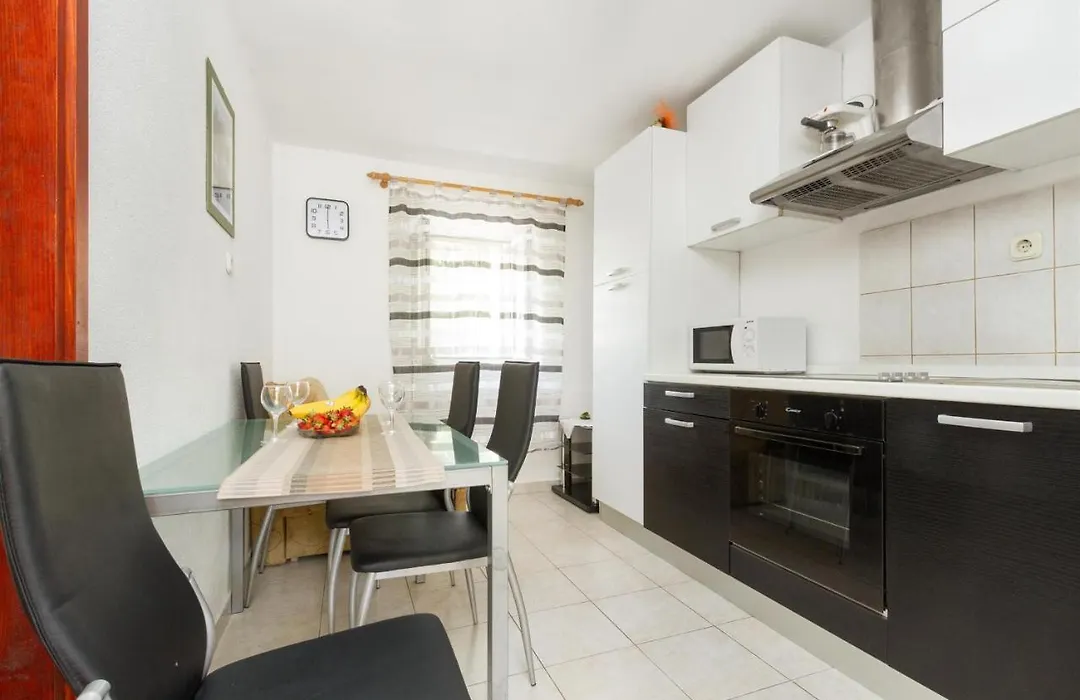 Apartments Varos-1