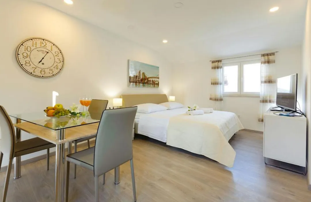 Apartments & Room Libar-1
