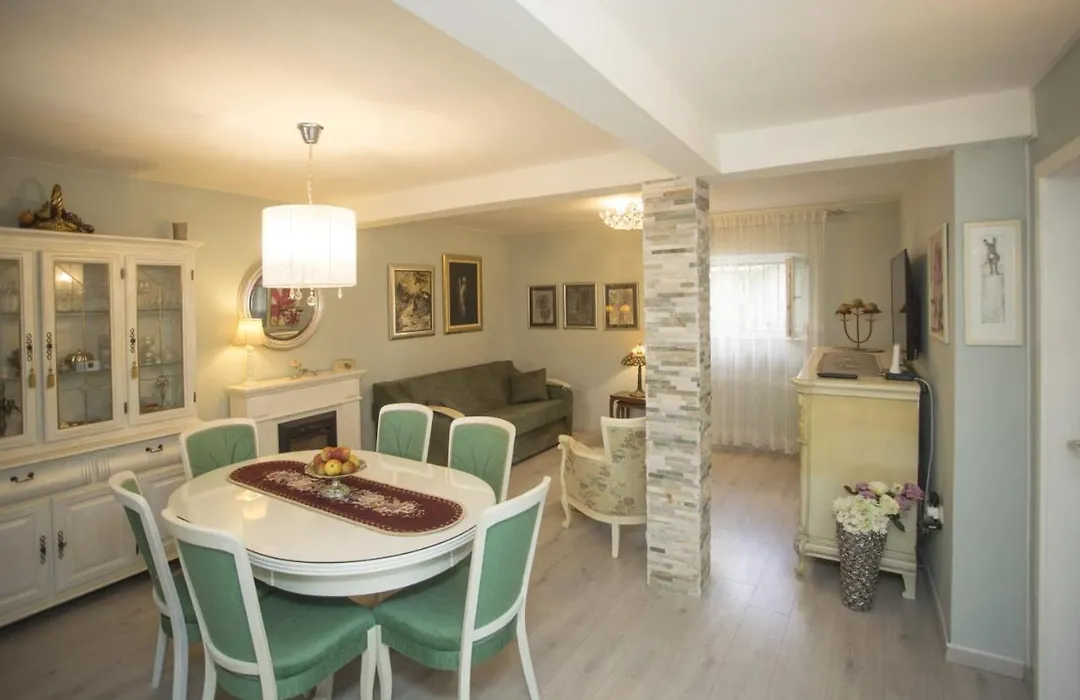 Apartment Antica With Yard & Bbq-1