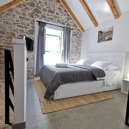 Fjaka Boutique Apartments-2