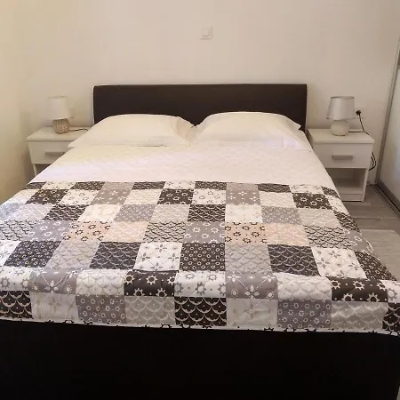 Deluxe Apartment Joia With Balcony Near Old Town And Bacvice Beach-2