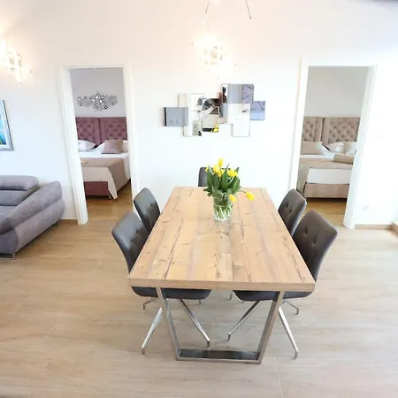 Split City View Apartment-2