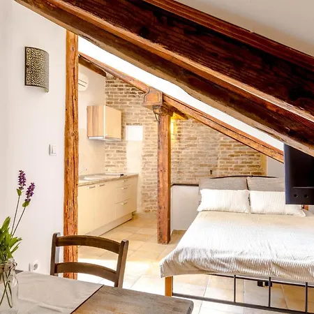 Centrum Topaz Apartmani-3