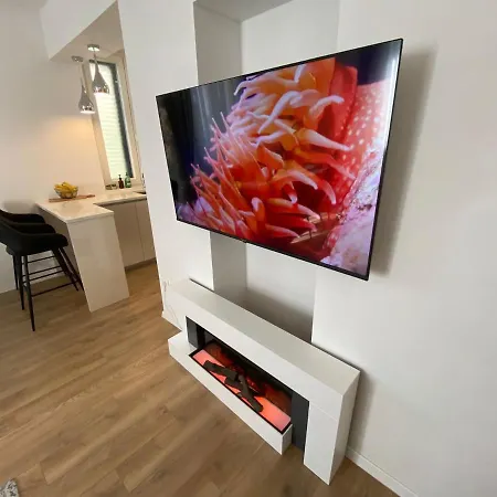 Apartment In The City Center-3