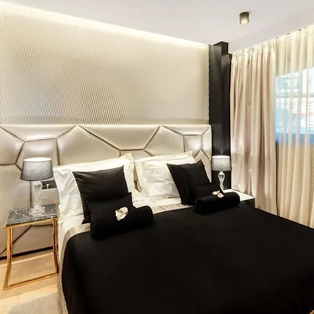 Posh Residence Luxury Suites-3