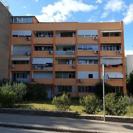 Nice Apartment On Quite Location Near City Center-2