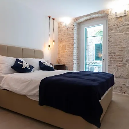 Vitelli Apartments And Rooms-3