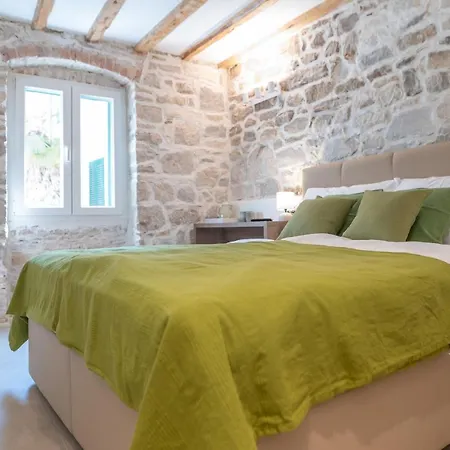 Vitelli Apartments And Rooms-2