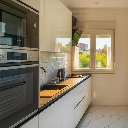 New! Luxury Apartment Dona-3