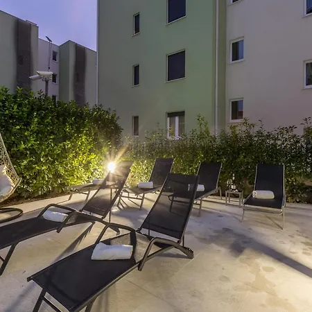 Holiday Apartments Stobrec-3