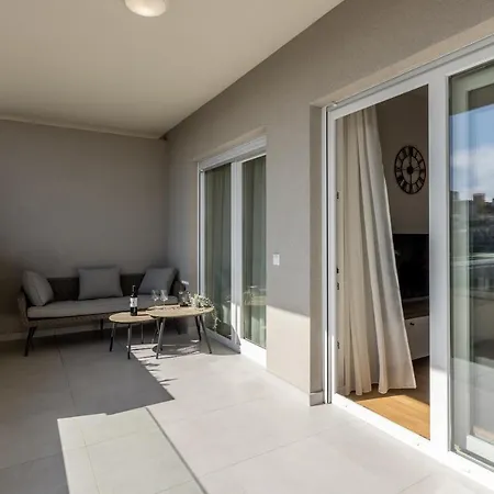 6 Islands - Holiday & Business Apartments - Free Garage Parking-3