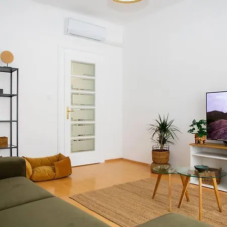 Brand New City Center Apartment Nostalgija-3