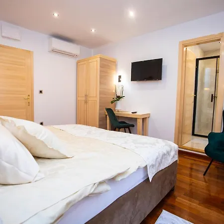 Ideal Rooms #2-2