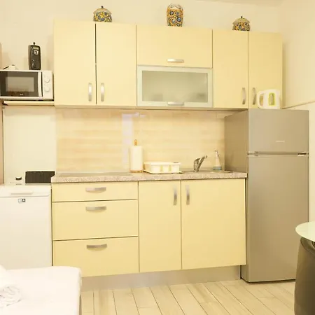 Bliss Apartments With Free Parking-2