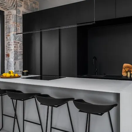 Architect'S Seafront Flat-2