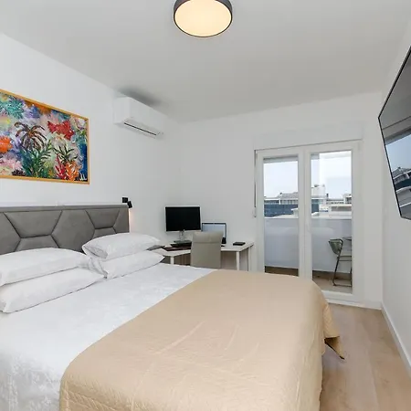Modern Living Apartment Airy-2