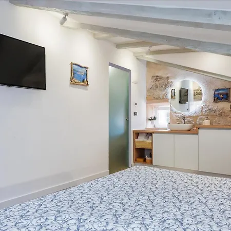 Sweet Rooms Luri-3