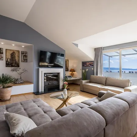 Urban Utopia Penthouse With Private Parking-2