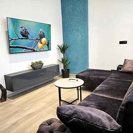Suite Stay At 8-2