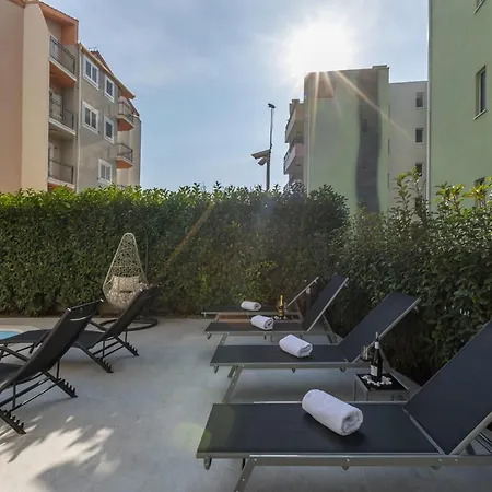 Holiday Apartments Stobrec 2-3
