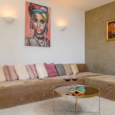 Luxury Apartment Eni On The West Coast-3