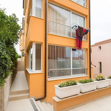 Apartment House Split-2
