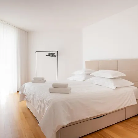 Sea View Apartment By Nono Ban-2
