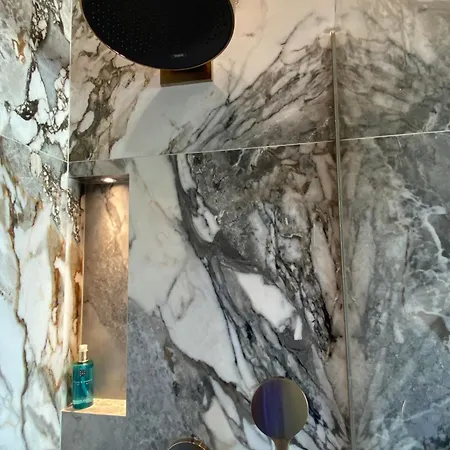 K&K Luxury Rooms-2