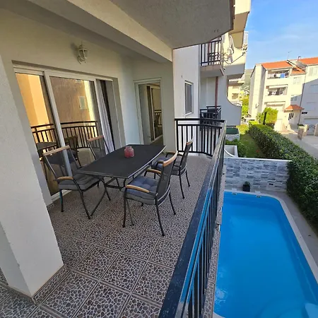Holiday Apartments Stobrec 2-2
