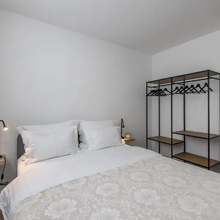 Adriatic Queen Rooms & Apartments-2
