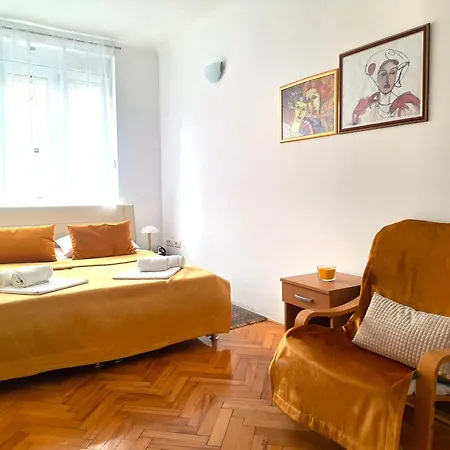 Sunny Center Apartment-3