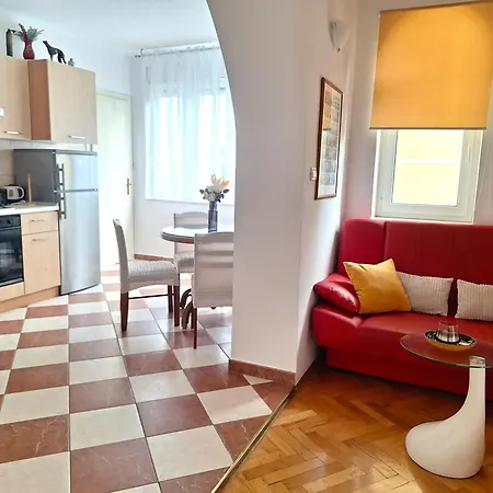 Sunny Center Apartment-2