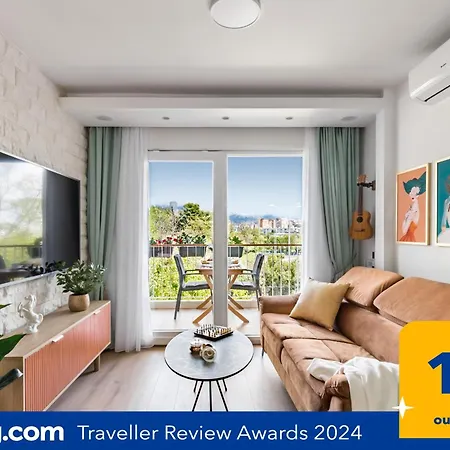 Modern Apartment With Balcony, Bikes & Parking - Pinnacle-3