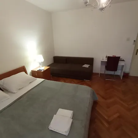 Damjan Rooms-2