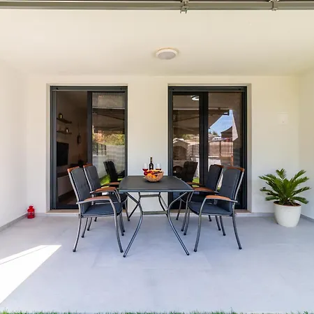 Design Apartment Split-2