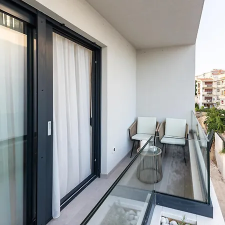 Golden Smile Apartment-2