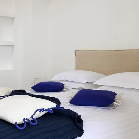 Gallery Luxury Suites & Rooms-Only Adults-3