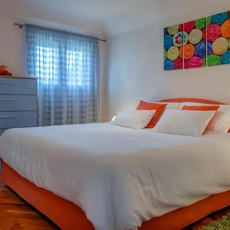 Apartment Bacvice Holiday With Free Parking-3