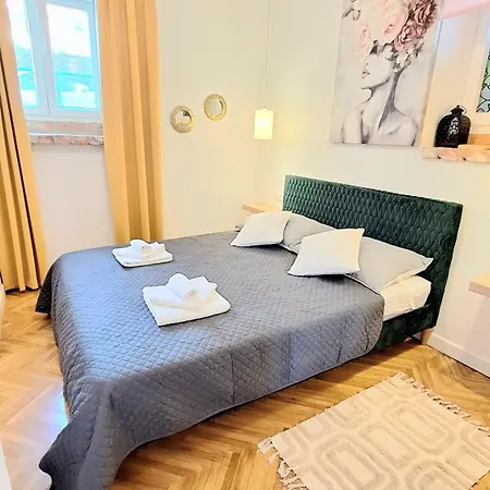 Mala Apartment-3