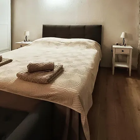 Apartment Gloria - Old City Center-3