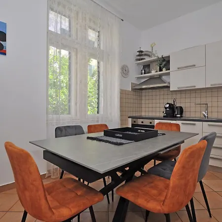 Apartment Moel Split-2