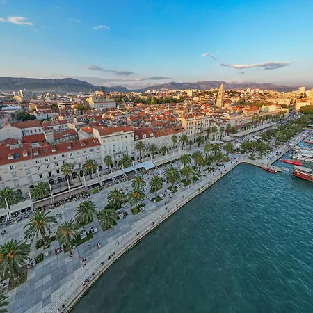 Split Oasis Studio Apartments-3
